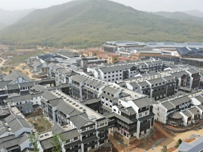 宜興窯湖小鎮(zhèn)二標段配電房國慶前順利完成送電！